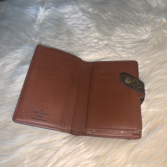Louis Vuitton Wallet - Picture 2 of 8